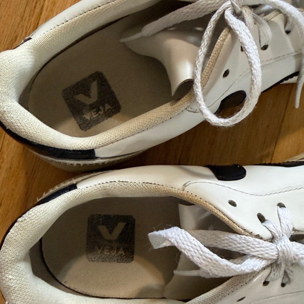 Veja V-10 Black/White Leather Sneakers Sz 9 - Picture 12 of 13